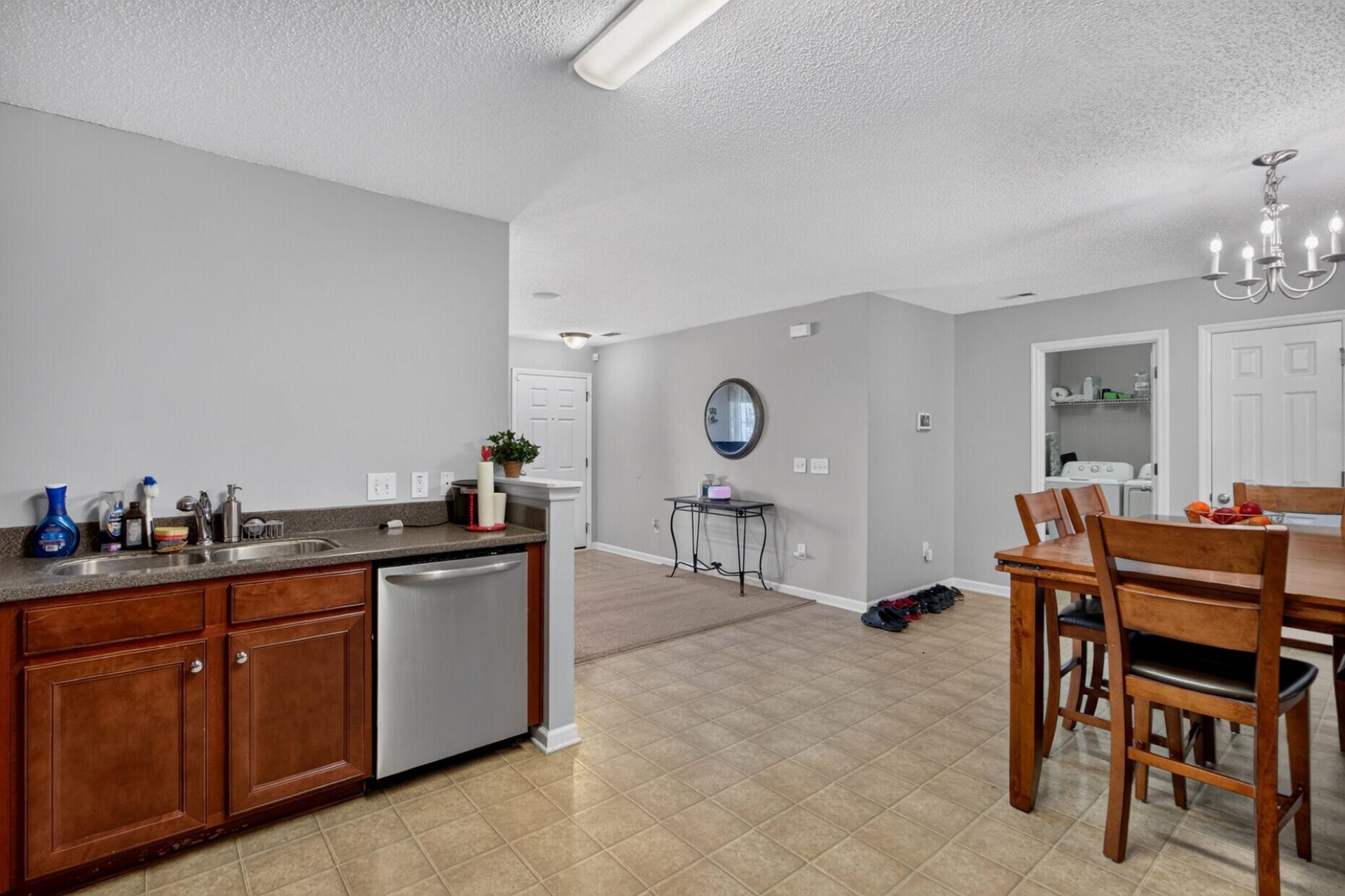 323 Briarbend Road Photo 15