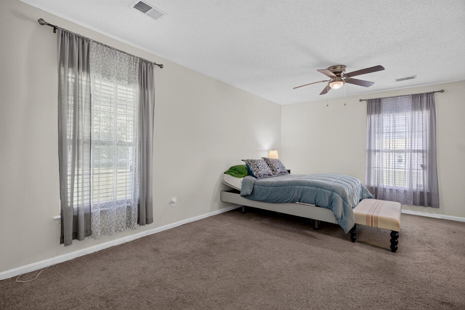 323 Briarbend Road Photo 16