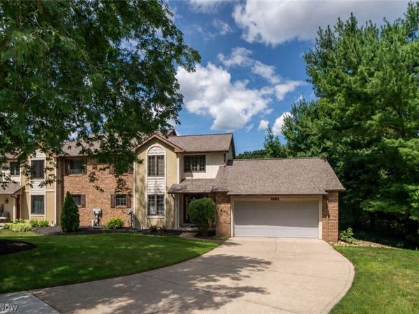 4839 Pond Drive NW, North Canton, OH 44720