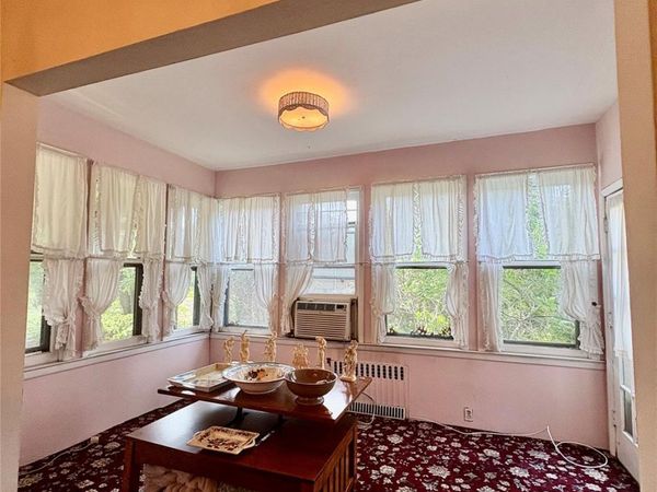 254 Hempstead Avenue , Rockville Centre, NY 11570