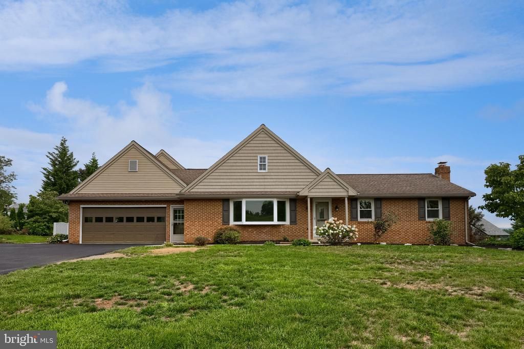 805 LINCOLN ROAD , LITITZ, PA 17543