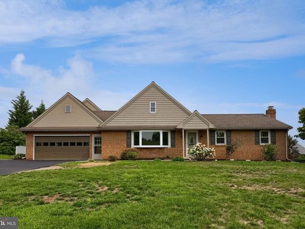 805 LINCOLN ROAD , LITITZ, PA 17543