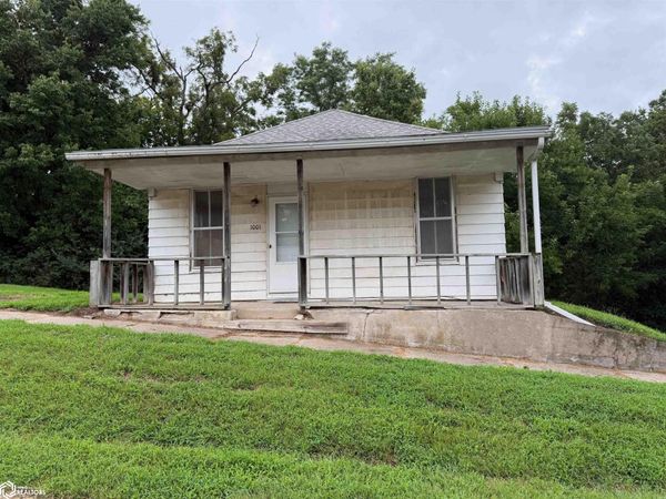 1001 4Th Street, Keosauqua, IA 52565