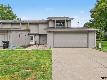9023 David Circle, Omaha, NE 68138