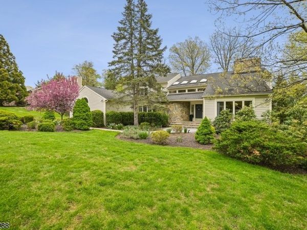 11 Hawthorne Ct, Morris, NJ 07960