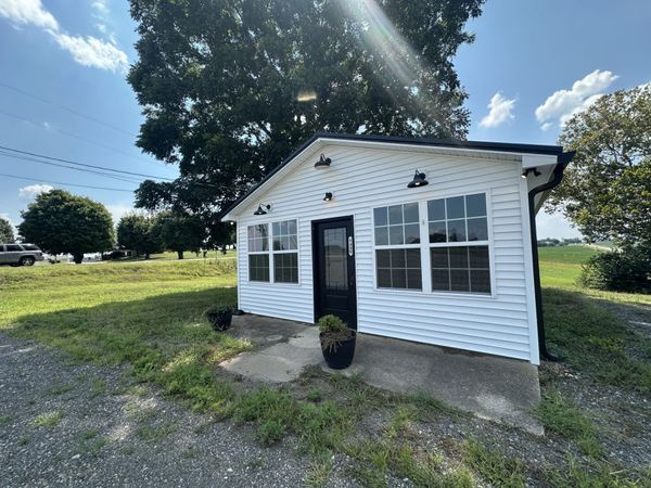 8490 Dunn Rd , Cedar Hill, TN 37032