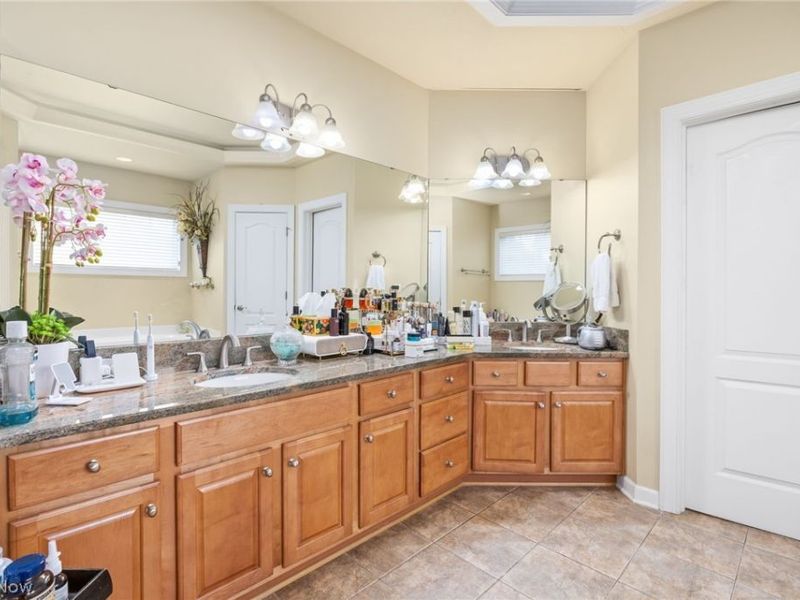 6427 Torington Drive , Medina, OH 44256 Photo 18