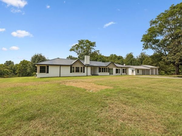 631 Bethany Rd, Red Boiling Springs, TN 37150