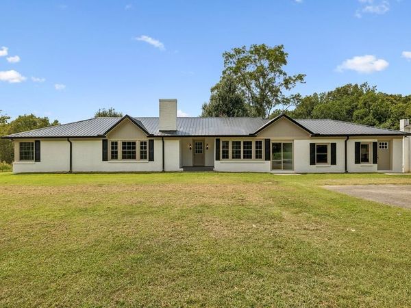 631 Bethany Rd, Red Boiling Springs, TN 37150