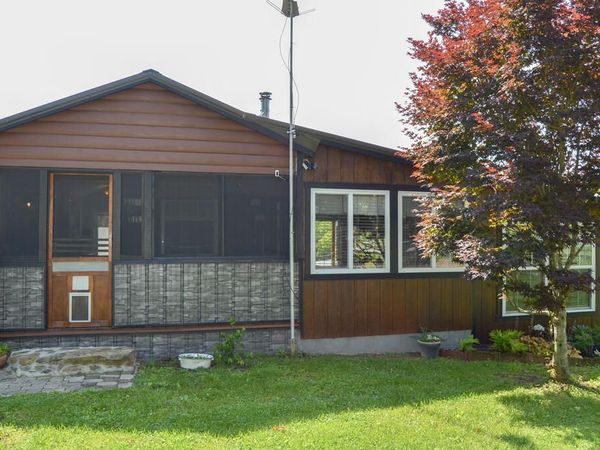 28 Cottage Street, Crossville, TN 38571