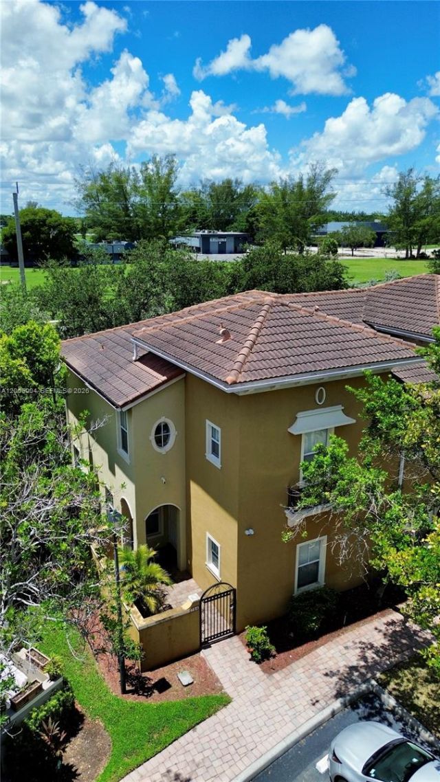 2851 W Prospect Rd , Unit 704, Tamarac, FL 33309 Photo