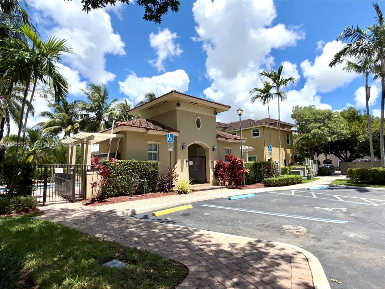 2851 W Prospect Rd , Unit 704, Tamarac, FL 33309 Photo