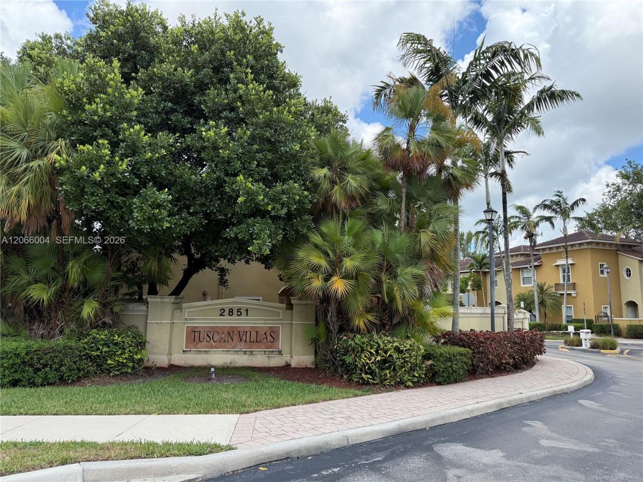 2851 W Prospect Rd , Unit 704, Tamarac, FL 33309 Photo