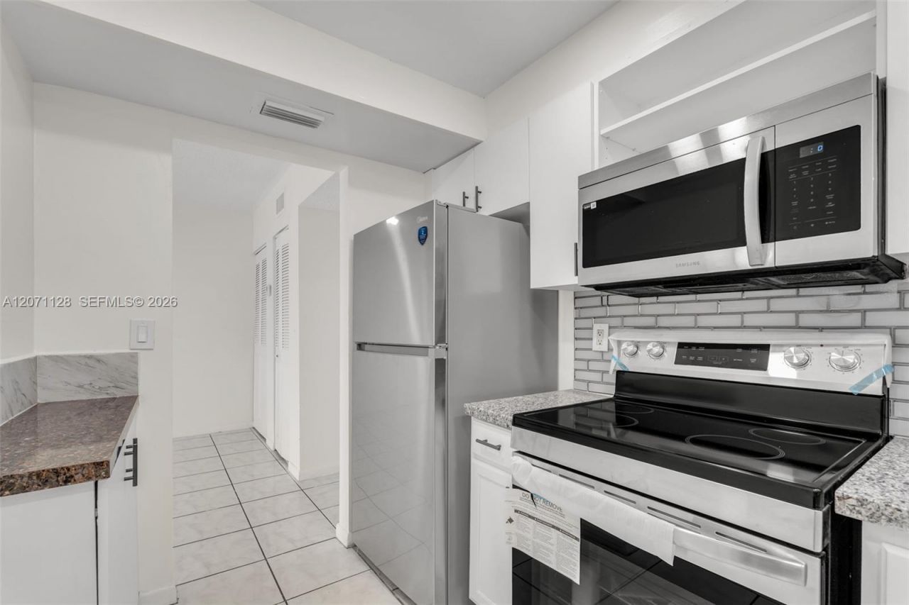 400 NE 18th Ave, Unit 208, Homestead, FL 33033 Photo