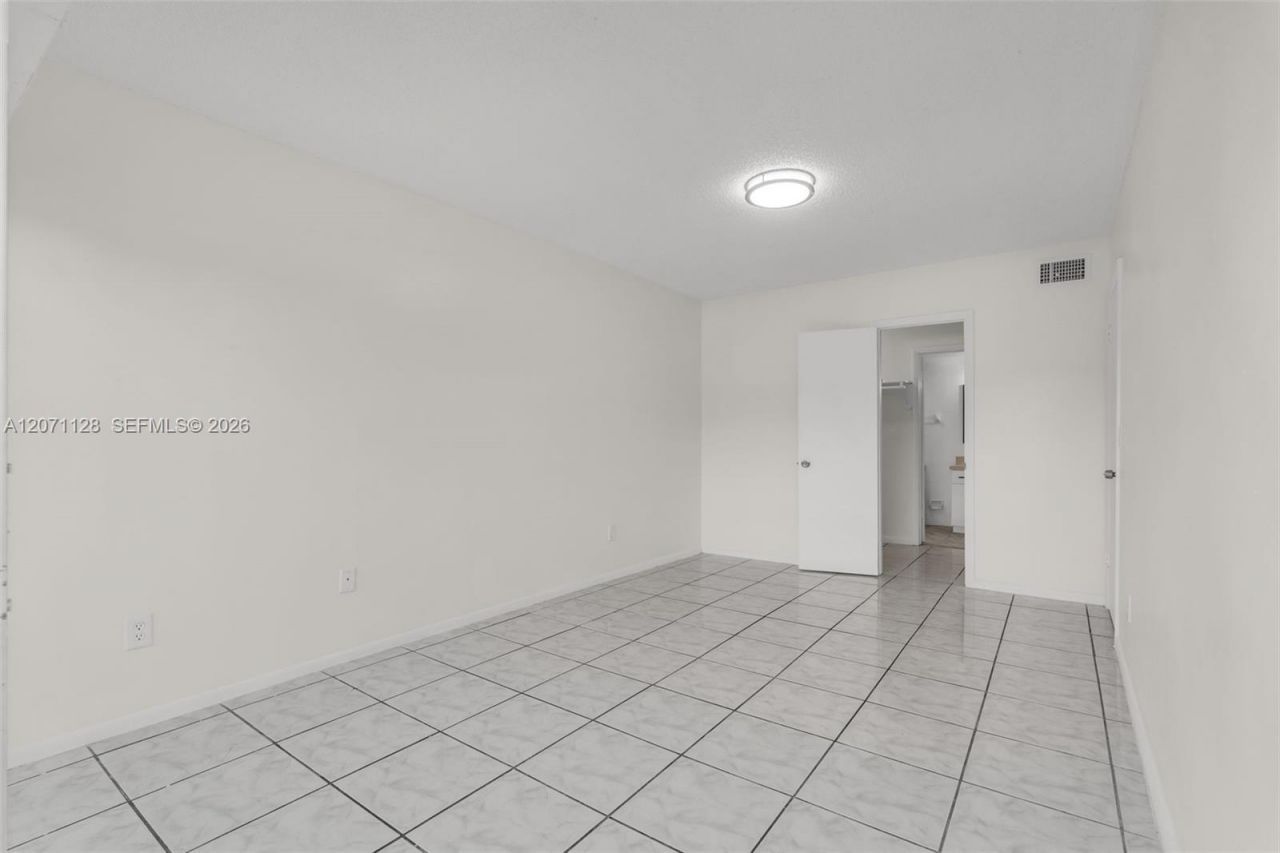 400 NE 18th Ave, Unit 208, Homestead, FL 33033 Photo