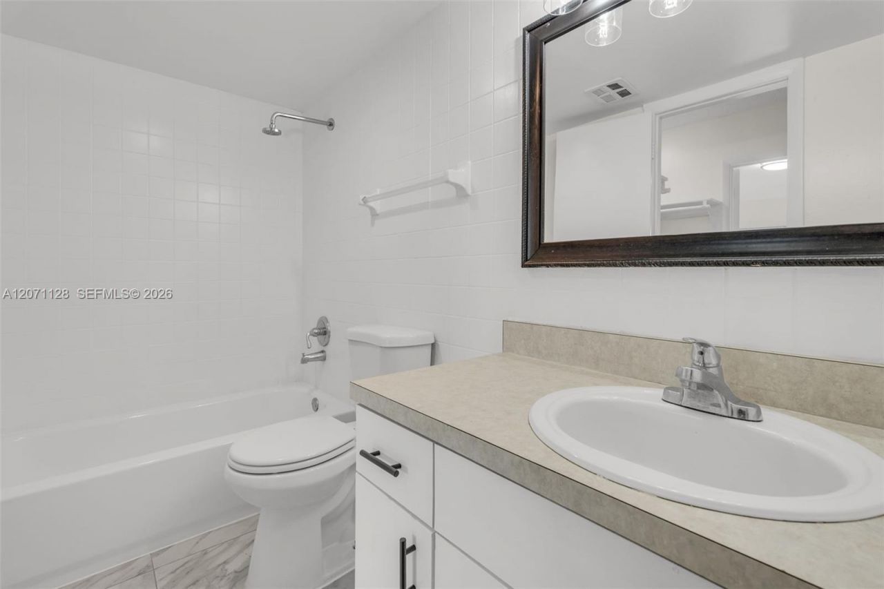 400 NE 18th Ave, Unit 208, Homestead, FL 33033 Photo