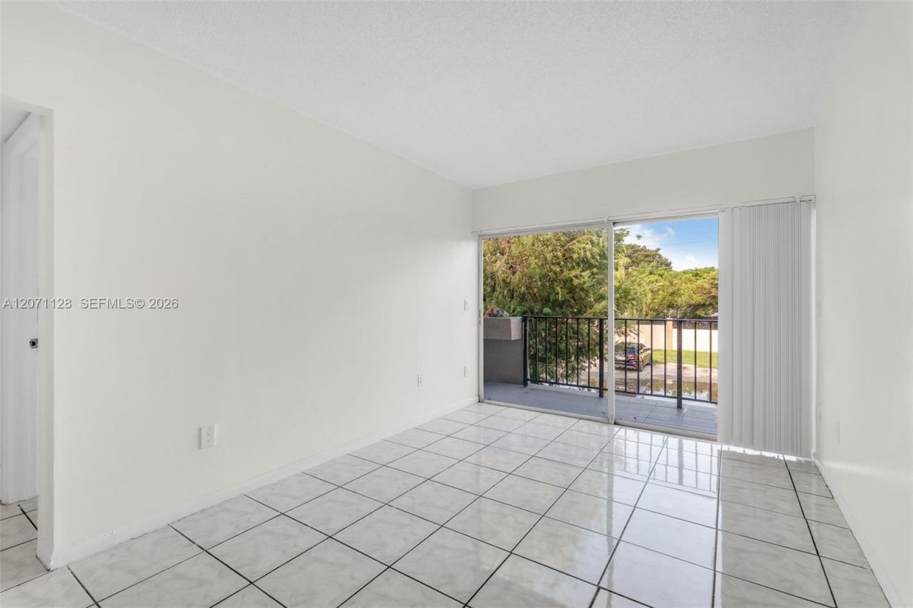 400 NE 18th Ave, Unit 208, Homestead, FL 33033 Photo