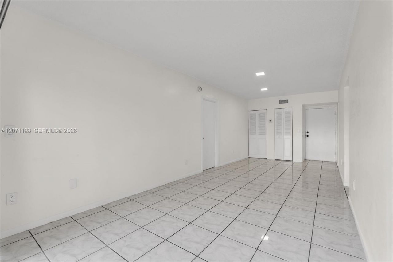 400 NE 18th Ave, Unit 208, Homestead, FL 33033 Photo