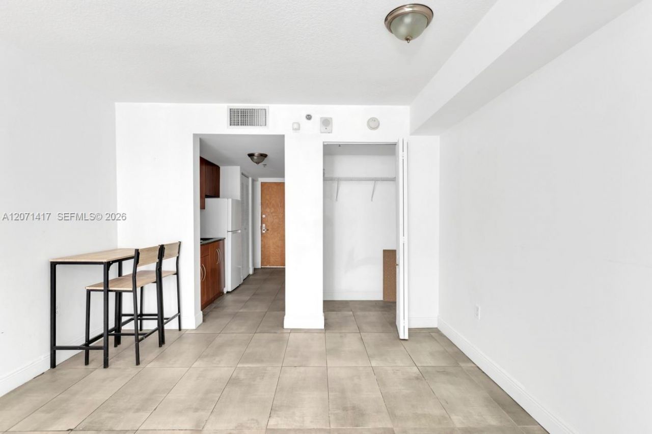 1200 Brickell Bay Dr , Unit 3310, Miami, FL 33131 Photo
