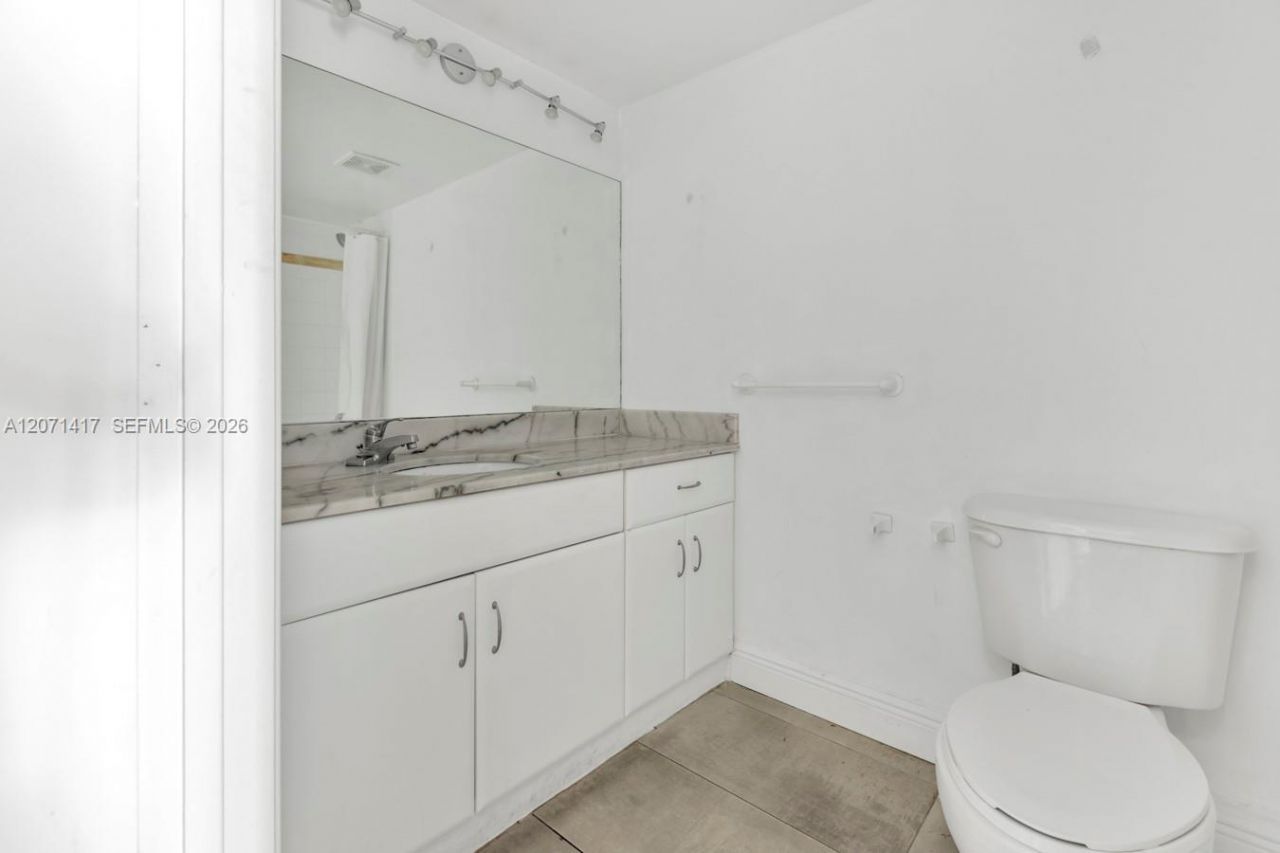 1200 Brickell Bay Dr , Unit 3310, Miami, FL 33131 Photo