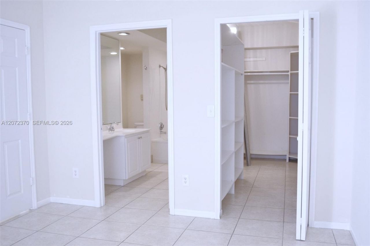 3225 NE 184th St, Unit 10103, Aventura, FL 33160 Photo