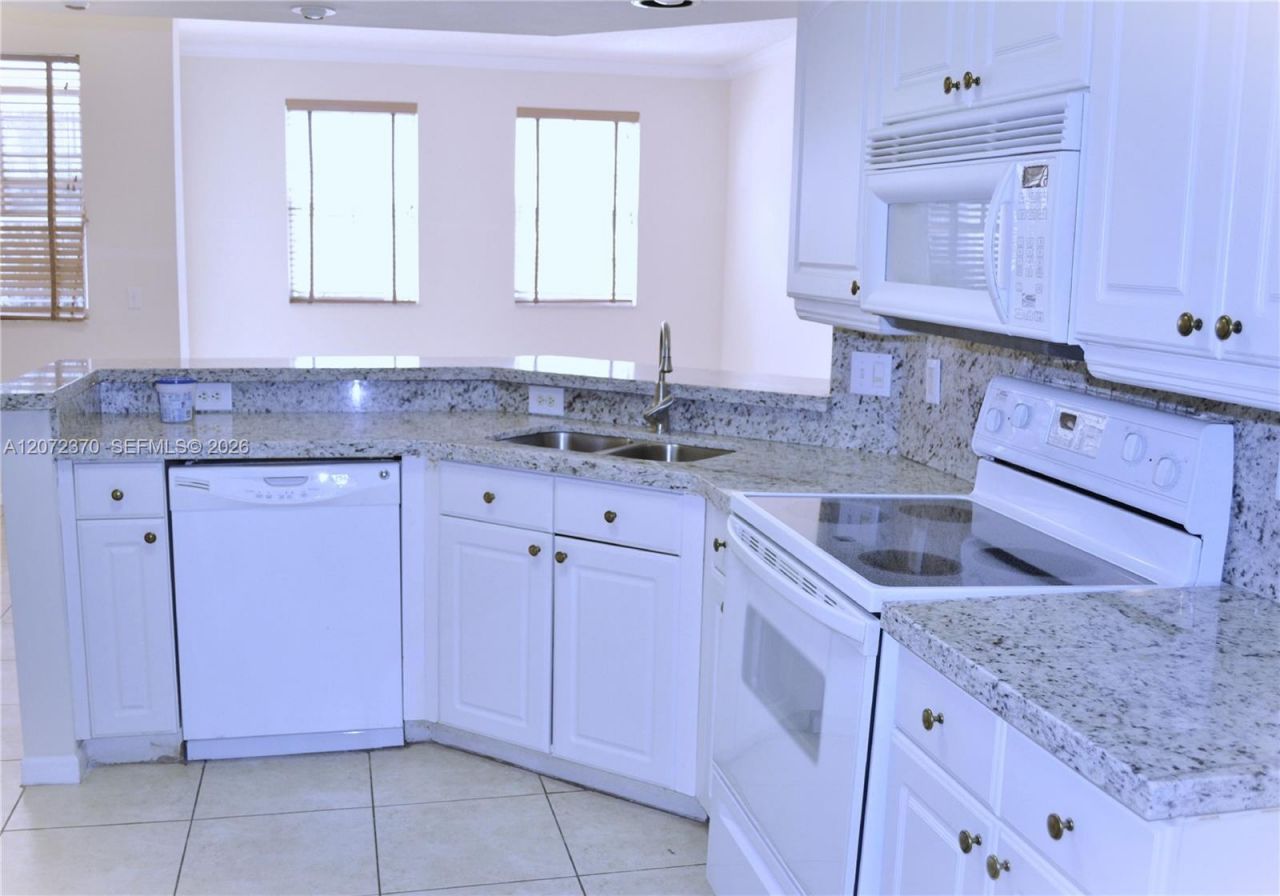 3225 NE 184th St, Unit 10103, Aventura, FL 33160 Photo