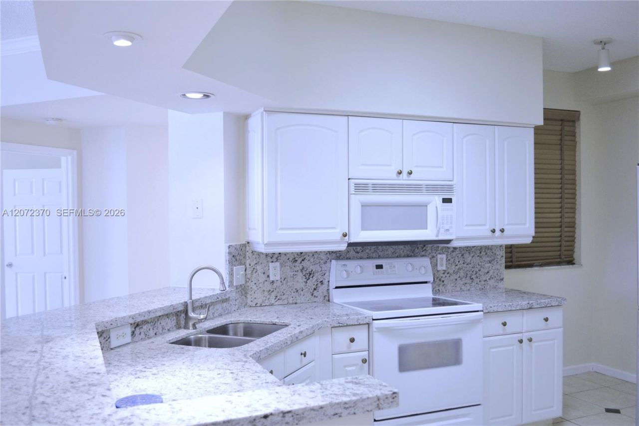 3225 NE 184th St, Unit 10103, Aventura, FL 33160 Photo