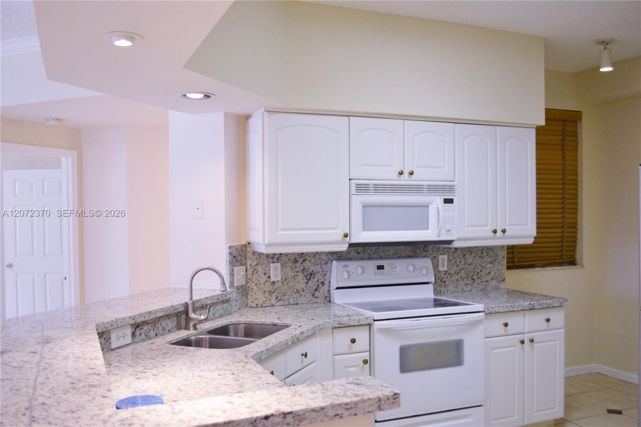 3225 NE 184th St, Unit 10103, Aventura, FL 33160 Photo