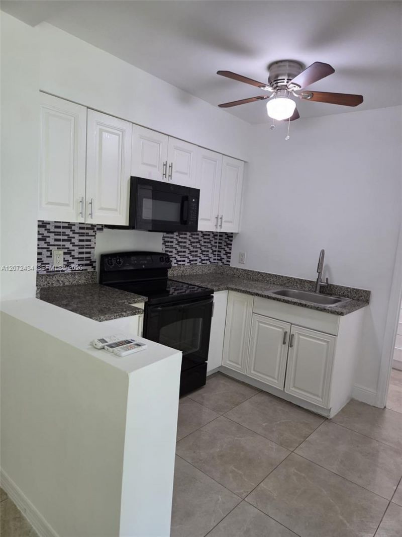 4381 Purdy Ln , Unit 2, Palm Springs, FL 33406 Photo