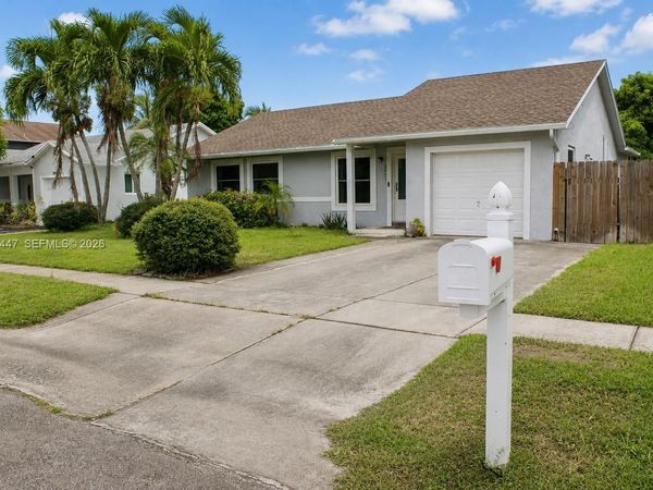 2001 SW 87th Ave , North Lauderdale, FL 33068