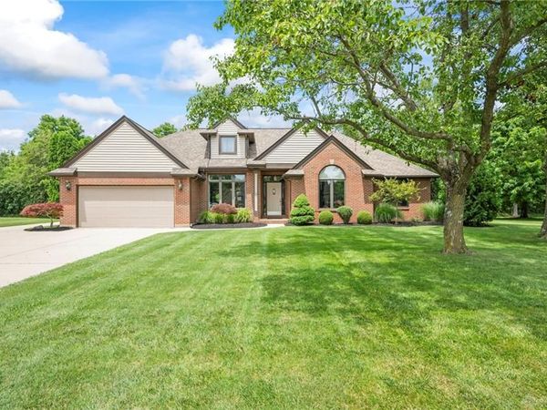 2335 Blackoak Drive, Troy, OH 45373