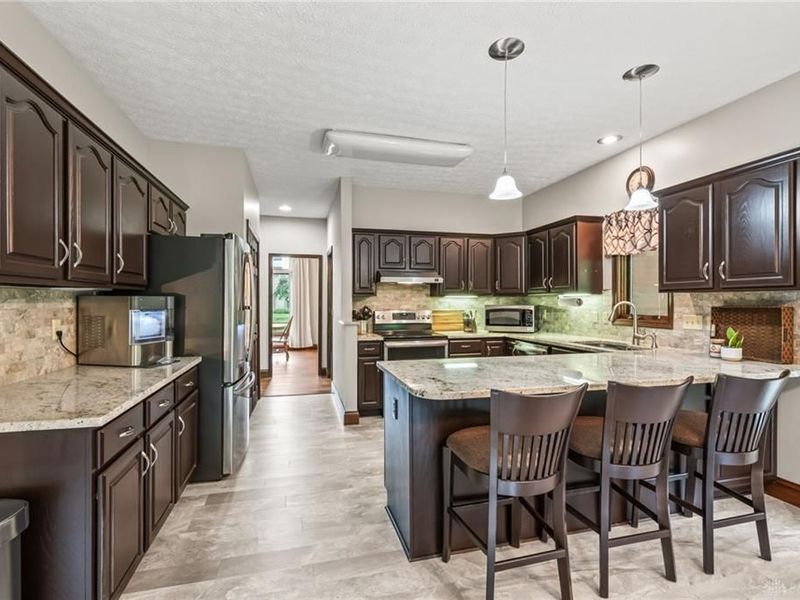 2335 Blackoak Drive, Troy, OH 45373 Photo 4