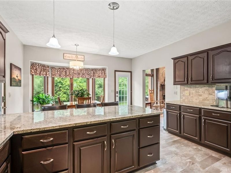 2335 Blackoak Drive, Troy, OH 45373 Photo 7