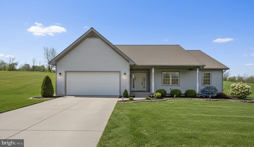 020 STARLIGHT LANE , LEBANON, PA 17046
