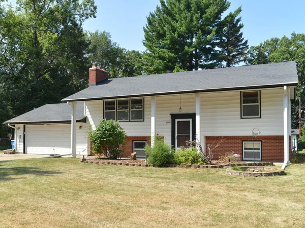 2226 Pleasant View Drive, New Brighton, MN 55112