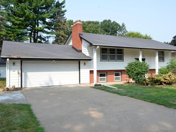 2226 Pleasant View Drive , New Brighton, MN 55112