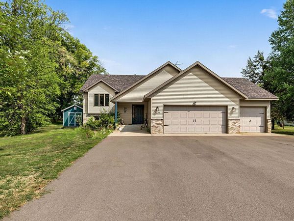 2236 232nd Street , Saint Augusta, MN 56301