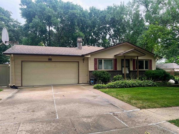 3414 PAWNEE PL, Sioux City, IA 51104