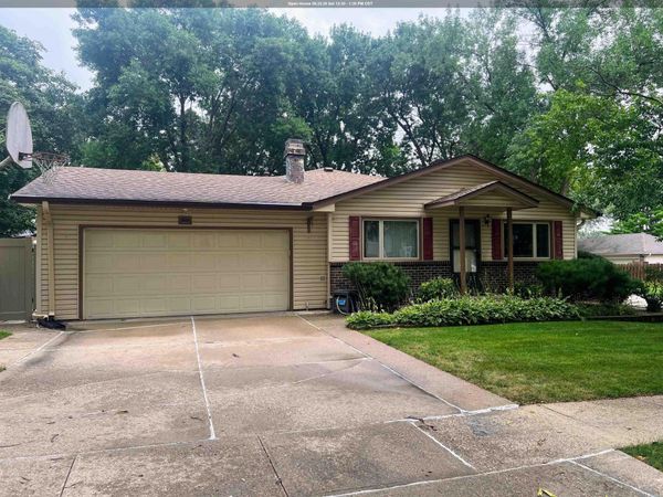 3414 PAWNEE PL, Sioux City, IA 51104