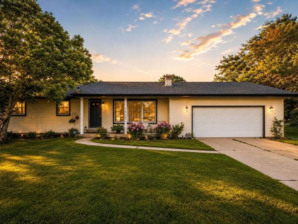 7901 Catalpa Street , Dyer, IN 46311