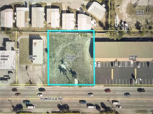 98 Pondella RD, NORTH FORT MYERS, FL 33903
