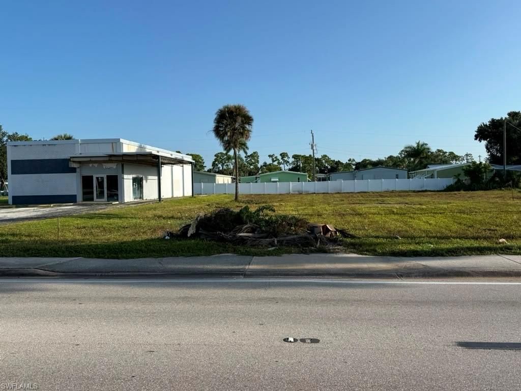 98 Pondella Rd, North Fort Myers, FL 33903 Photo