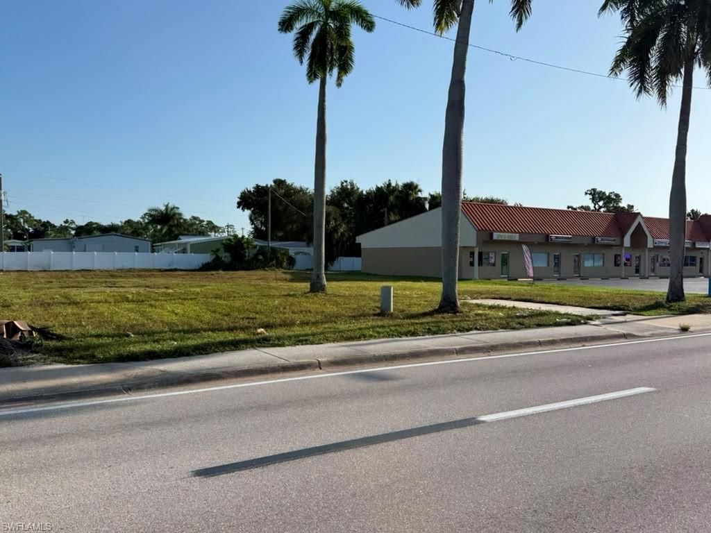 98 Pondella Rd, North Fort Myers, FL 33903 Photo