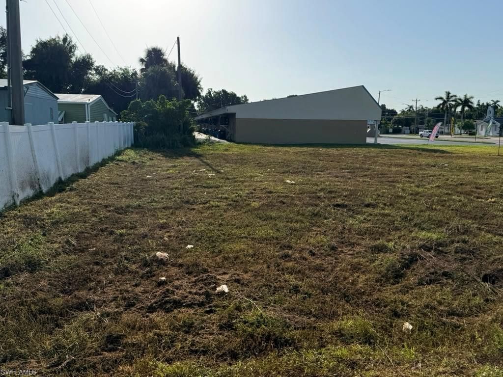 98 Pondella Rd, North Fort Myers, FL 33903 Photo