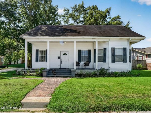 1108 Live Oak Avenue, Pascagoula, MS 39567