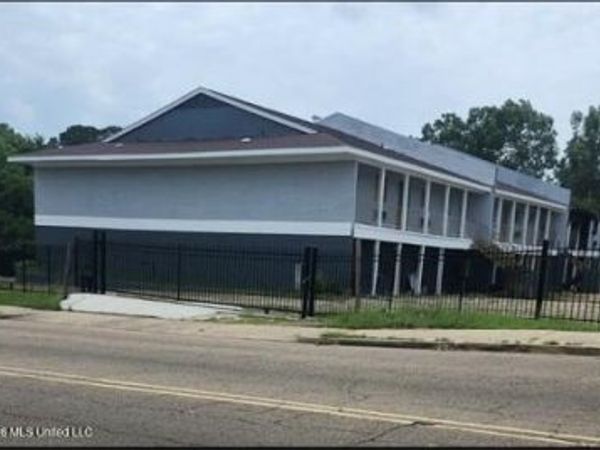1115 Raymond Road, Jackson, MS 39204