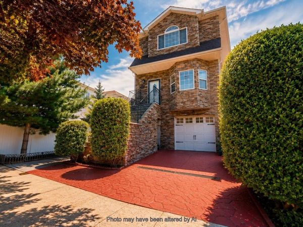 810 Nugent Avenue , Staten Island, NY 10306