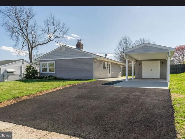 49 MISTLETOE LANE , LEVITTOWN, PA 19054