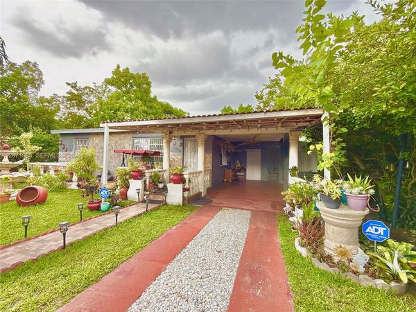 12550 NW 1st Ave , North Miami, FL 33168