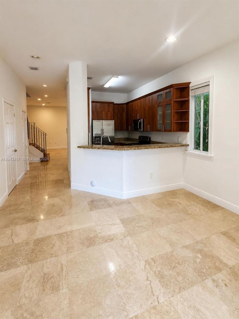 2286 SW 16th Ct, Unit 2286, Miami, FL 33145 Photo